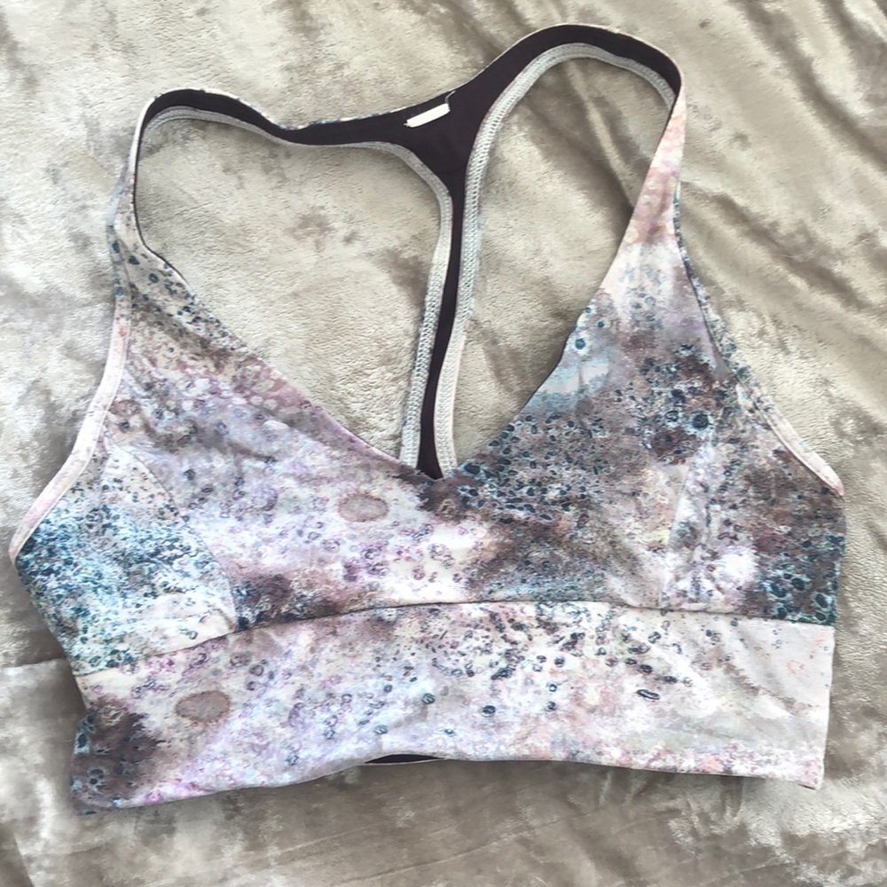 Lululemon sports bra